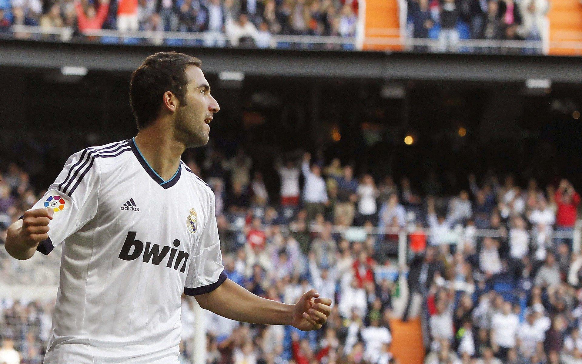 曼彻斯特晚报独家披露，红魔更衣室内部对门将位置稳定性产生疑虑，球队防线信心面临考验